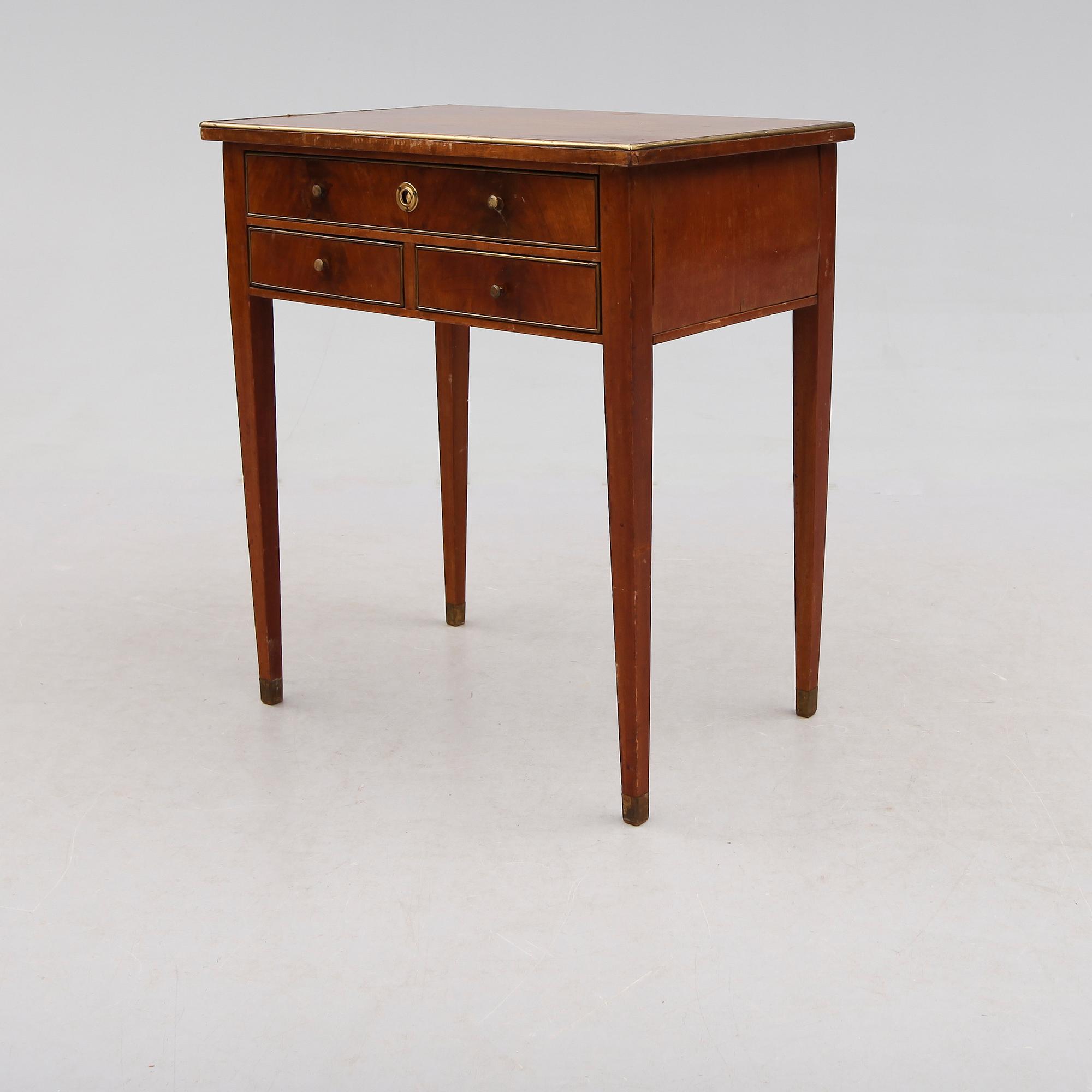 DAMARBETSBORD, gustaviansk stil, 1900-talets första hälft.