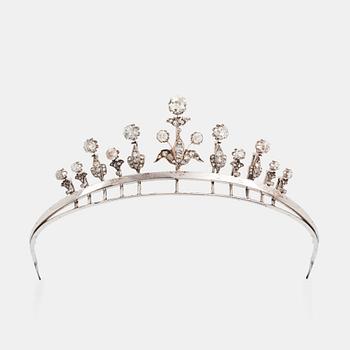 369. A tiara/necklace combination by Hugo Strömdahl in 18K white gold set with old- and rose-cut diamonds.