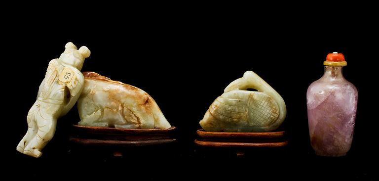 FIGURINER, 3 st samt SNUSFLASKA, orientaliska, 1800/1900-tal.