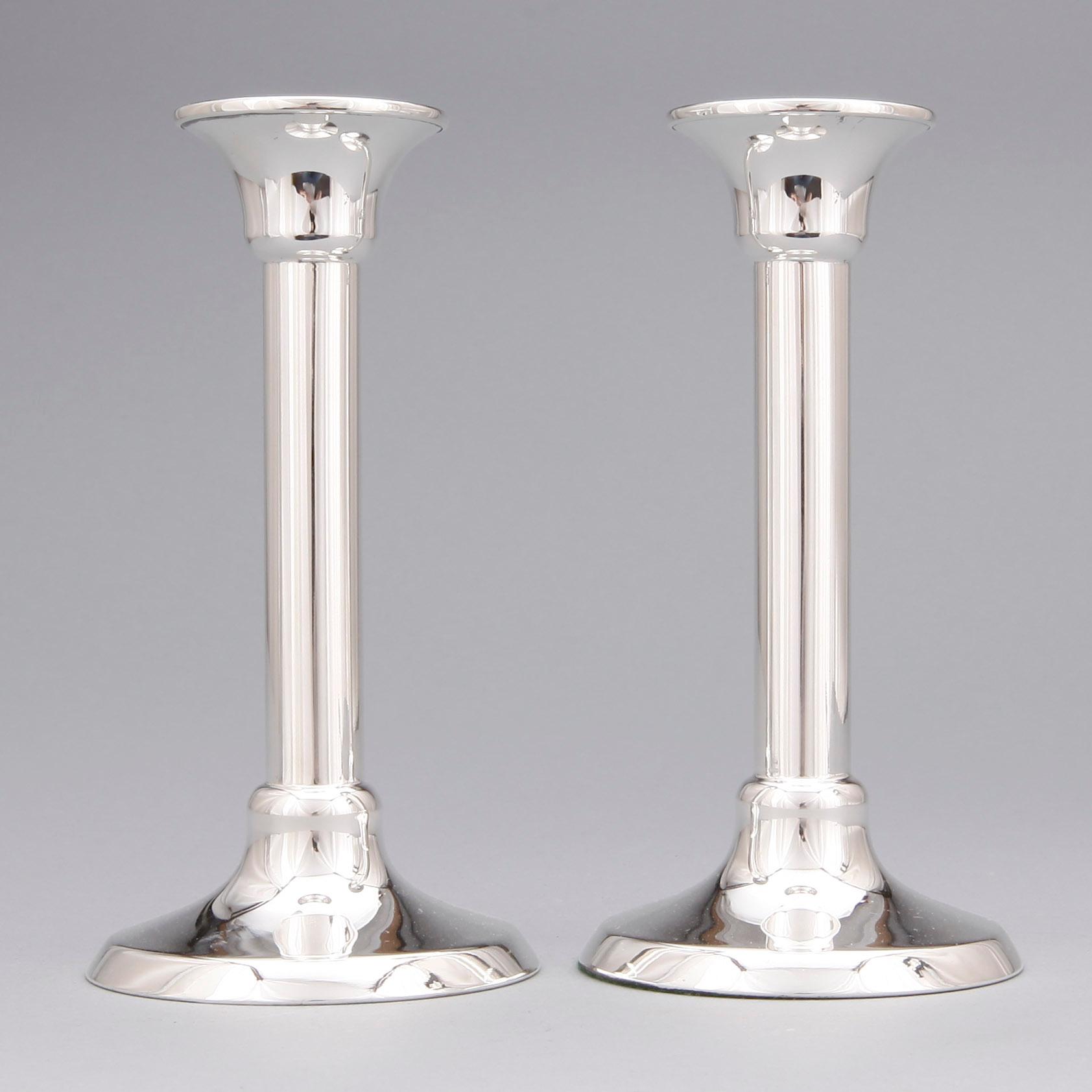 LJUSSTAKAR, ett par, silver, 1989.