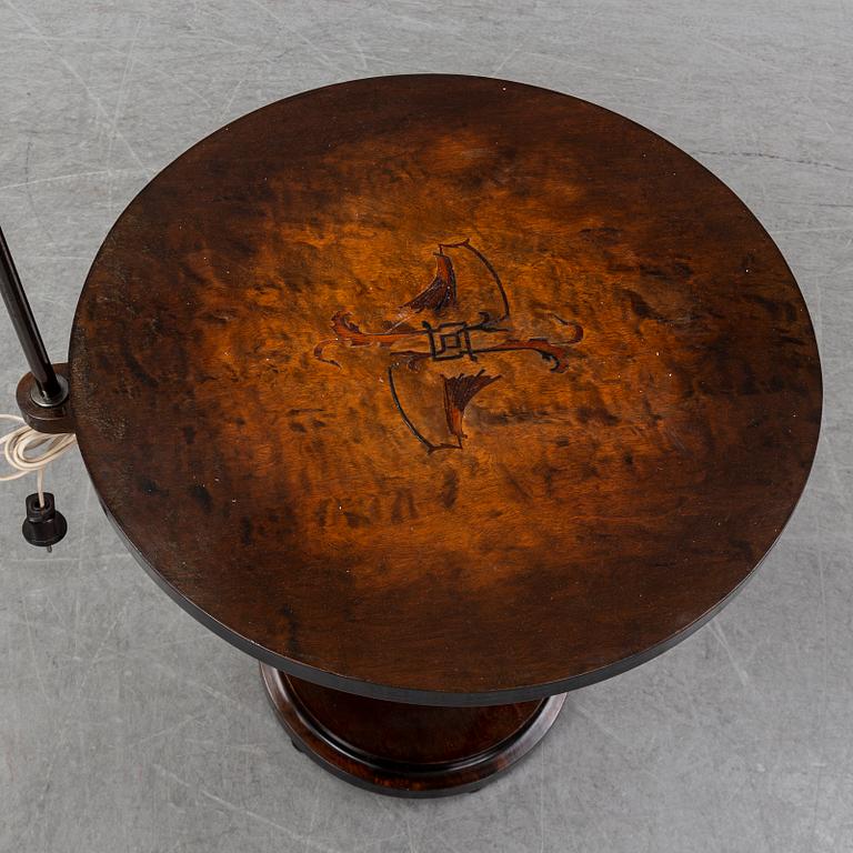 GOLVLAMPA MED BORD, 1920-/1930-tal.