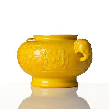 An elegant moulded yellow glass censer, late Qing or early 20th century.