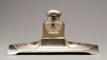 BORDSUPPSATS, 2 delar, silver, 1921. Vikt exkl bläckbehållare 620 gram.