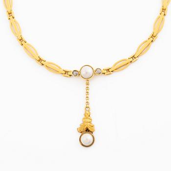 Necklace in 18K gold with half-pearls and rose-cut diamonds, likely 19th century.
