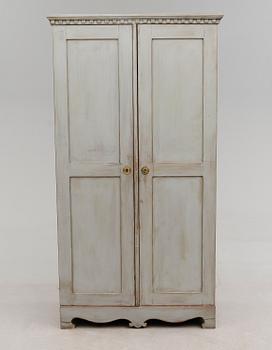 KLÄDSKÅP, omkring år 1900.