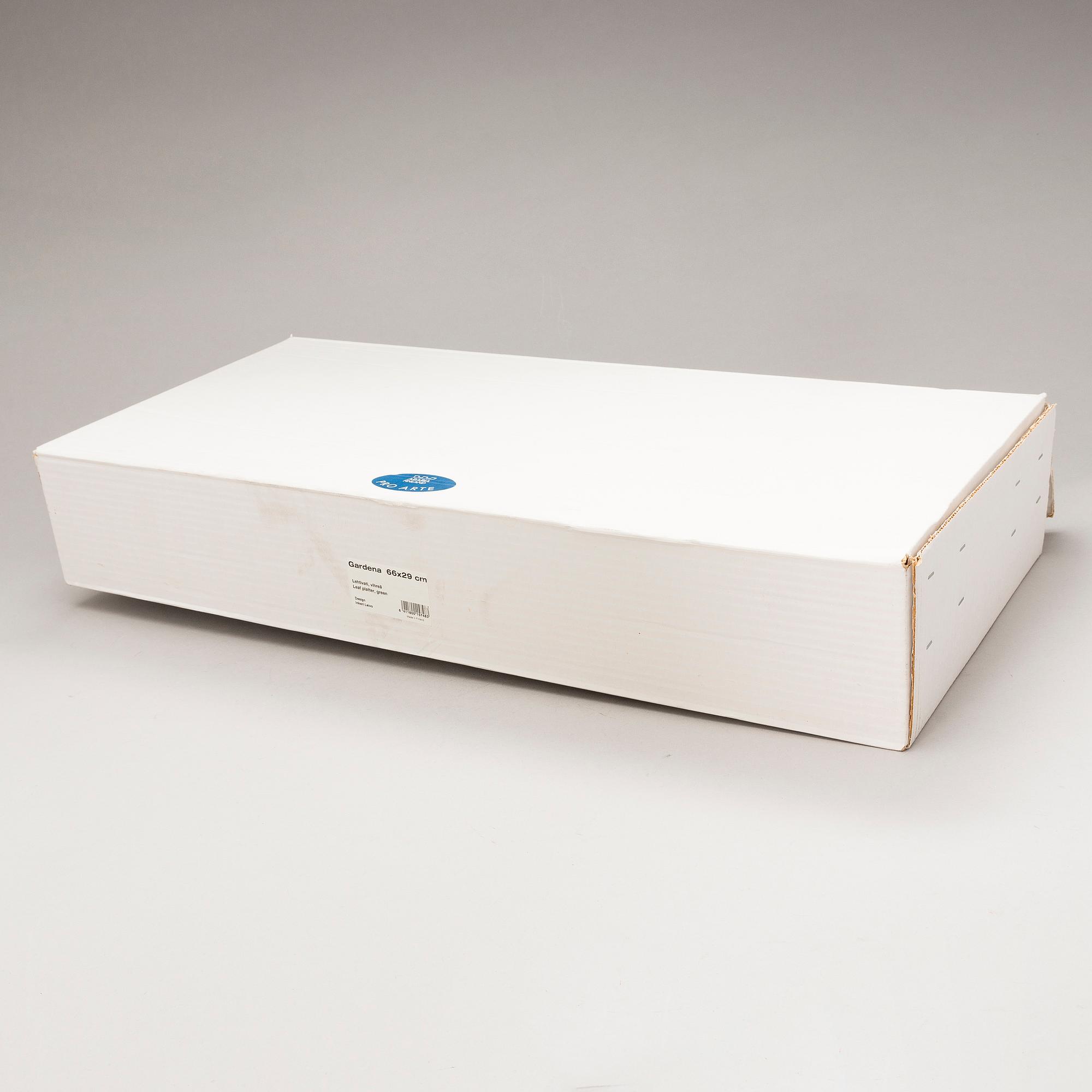 INKERI LEIVO, A ceramic "Gardena" leaf platter, Pro Arabia Art, Finland. Design 2002.