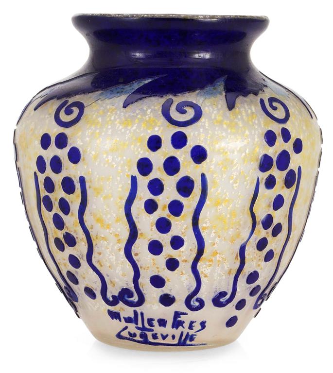 A Muller Frères cameo glass vase, France ca 1910.