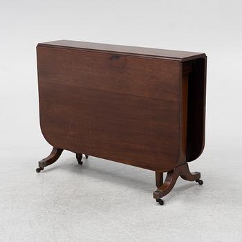 A mahogany gateleg table, 20th Century.