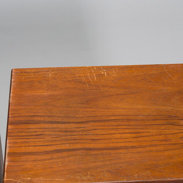 Ilmari Tapiovaara, laatikostopari/yöpöytäpari,  malli 1503, Asko 1960-luku.