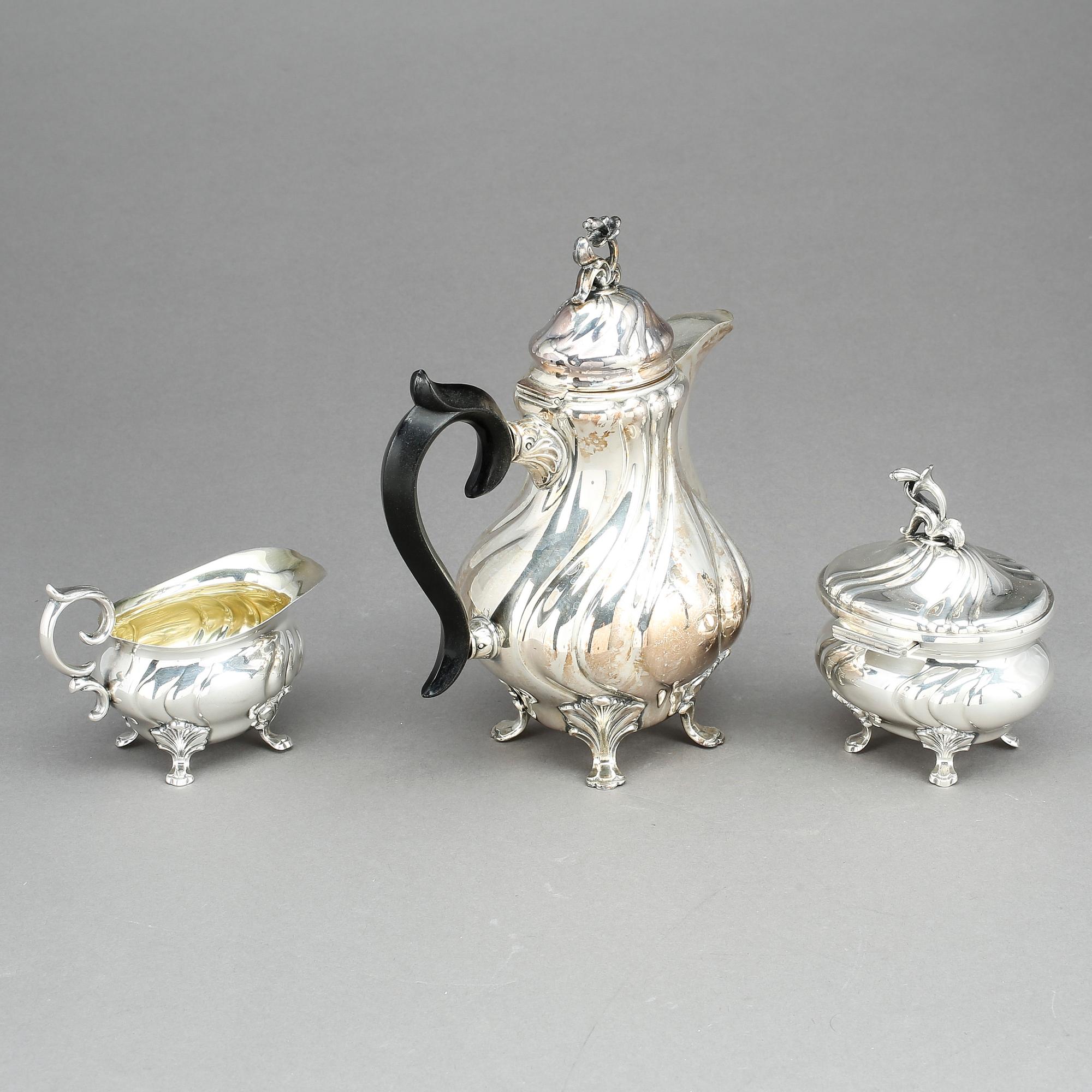 KAFFESERVIS, 3 delar, silver, CG Hallberg, bland annat 1946. Total vikt ca 683g.