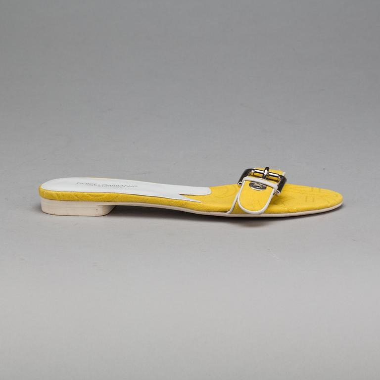 SANDALER, Dolce Gabbana.