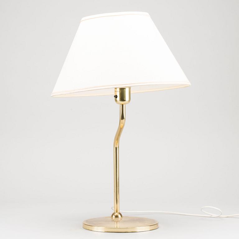 A BRASS TABLE LAMP BY ÖIA, second half of the 20th century.