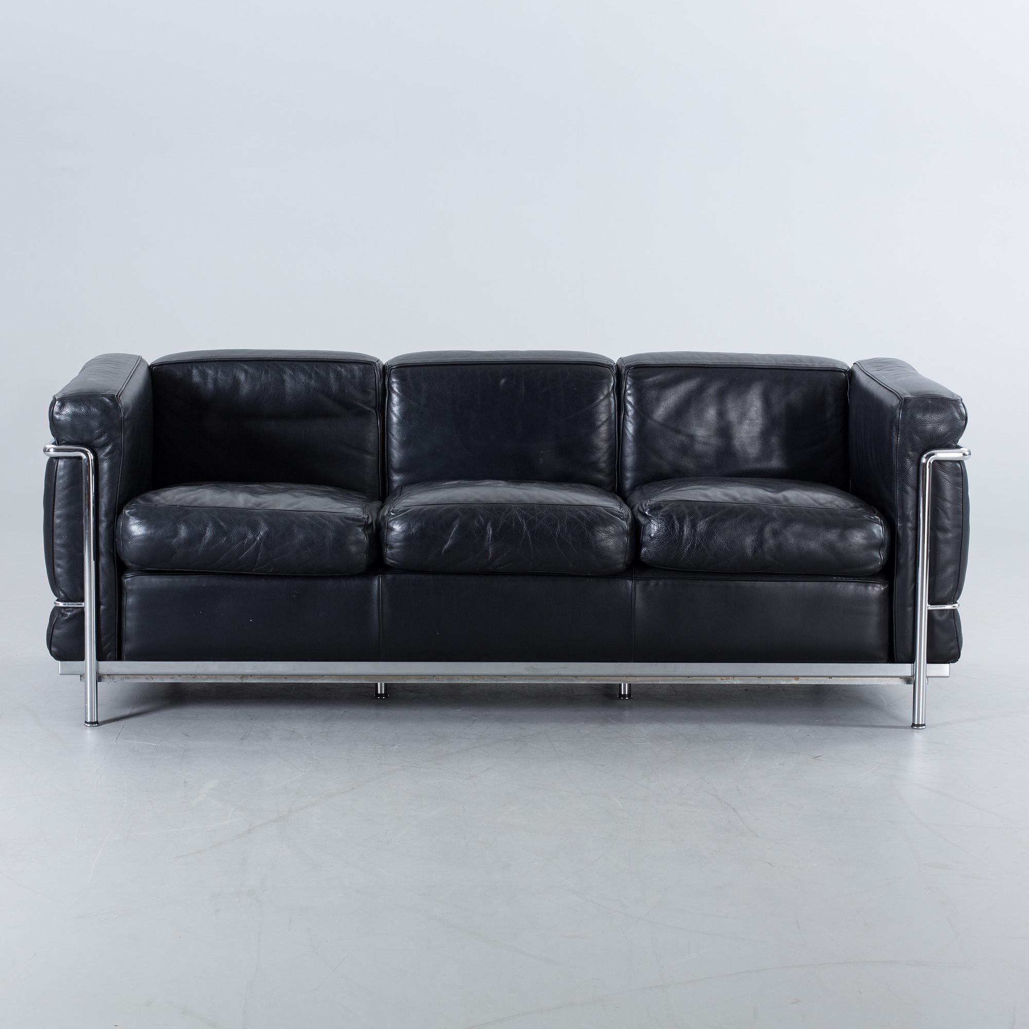 LE CORBUSIER, soffa "LC2", Cassina, märkt i metallen.