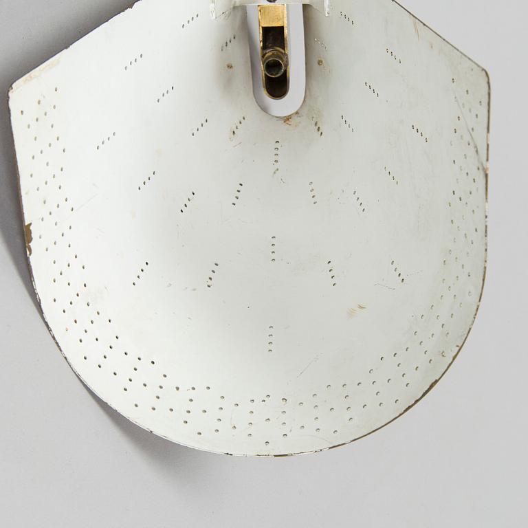 Paavo Tynell, a mid-20th century 'K8-11' wall light for Idman.