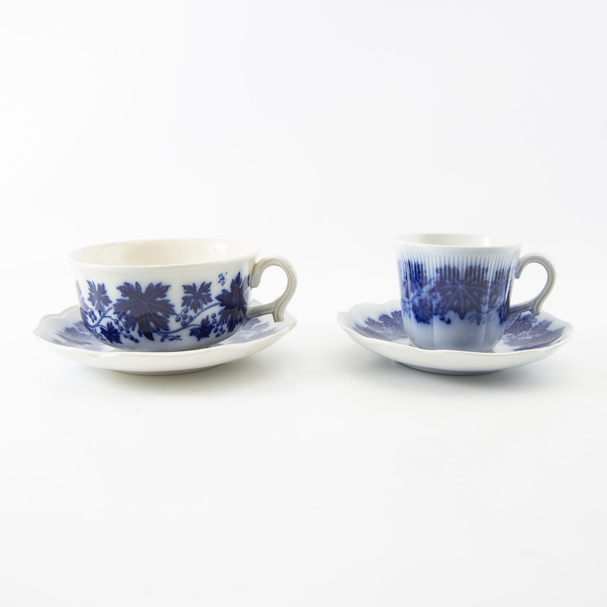 Dinner service, 69 pieces, "Grape Vine", Artur Percy, Gefle, first half of the 20th century.