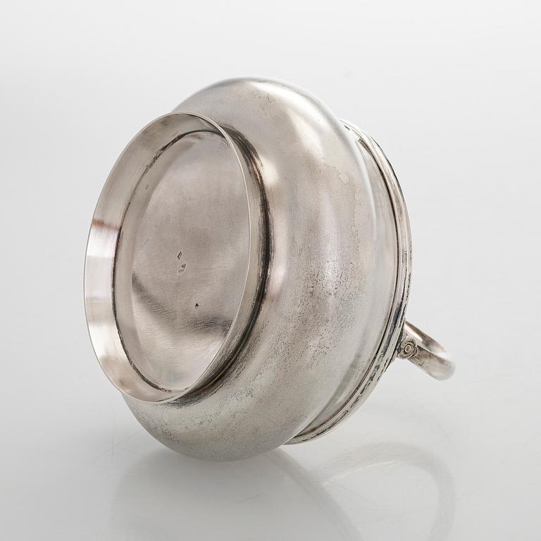 A parcel-gilt silver bowl, Russia, early 1900s.