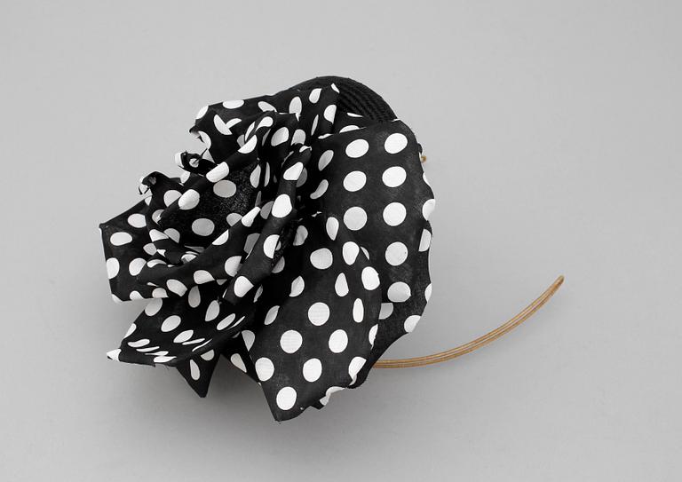 DAMHATT, Philip Treacy, England. 2000-tal.
