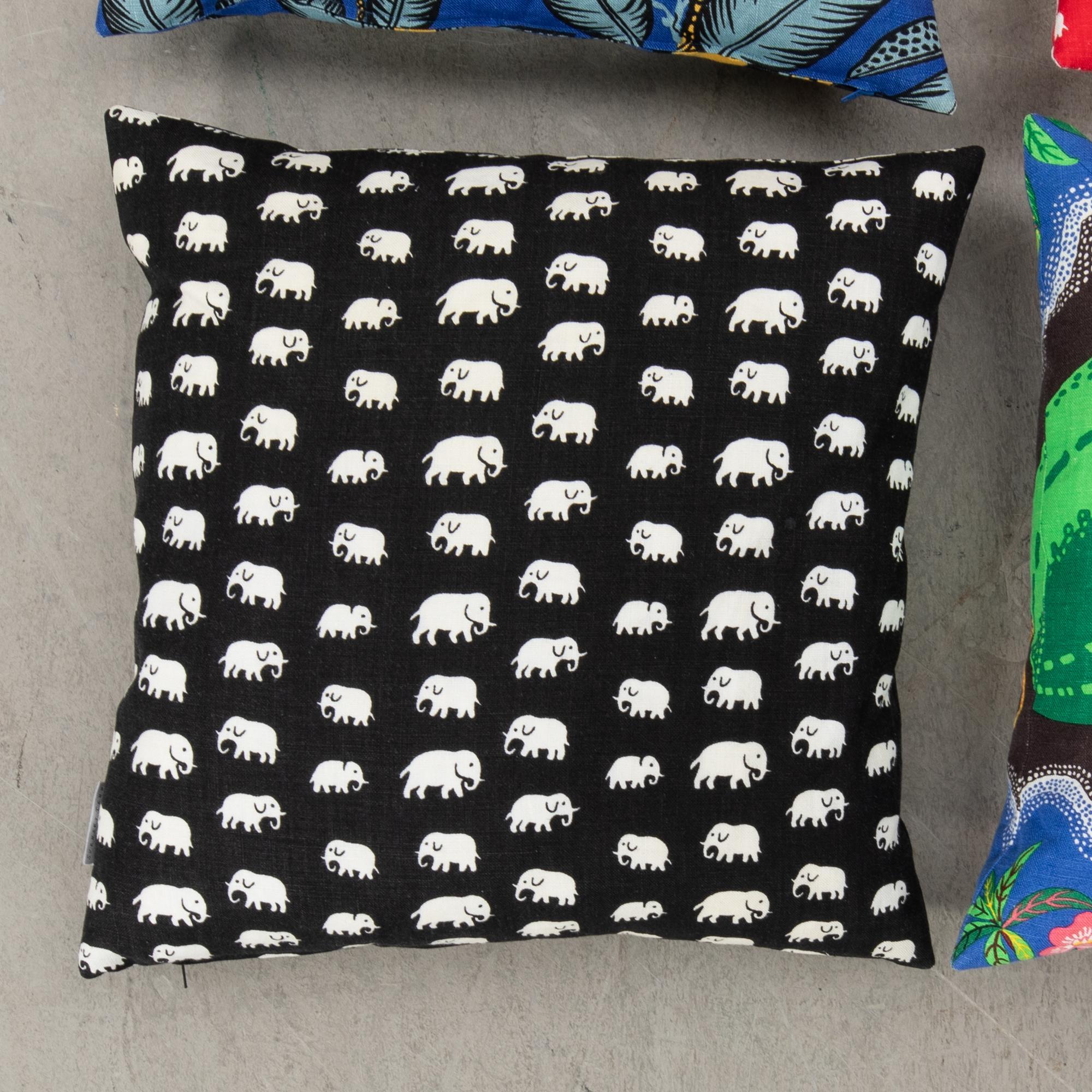 Josef Frank, Kuddar 4 st Firma Svenskt Tenn.