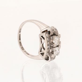 Ring in 18K white gold with round brilliant-cut and single-cut diamonds, Olsson Juvelerare Kristinehamn 1955.