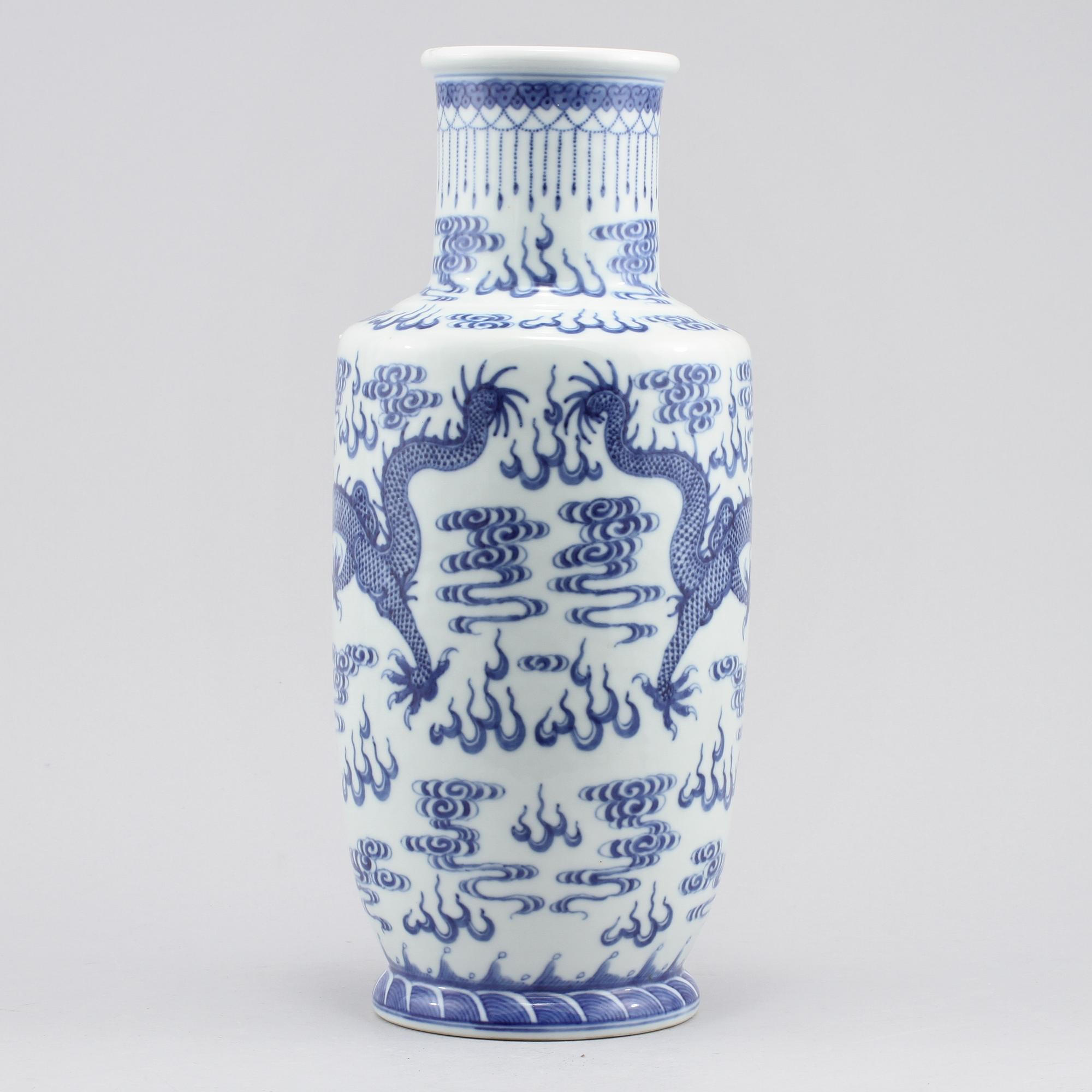 VAS, porslin, Kina, 1900-tal.