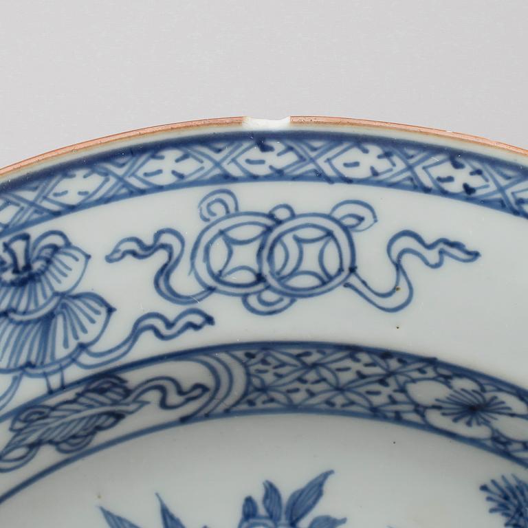 TALLRIKAR, 5 st sanrlika, porslin, Kina, Qianlong 1736-1795.