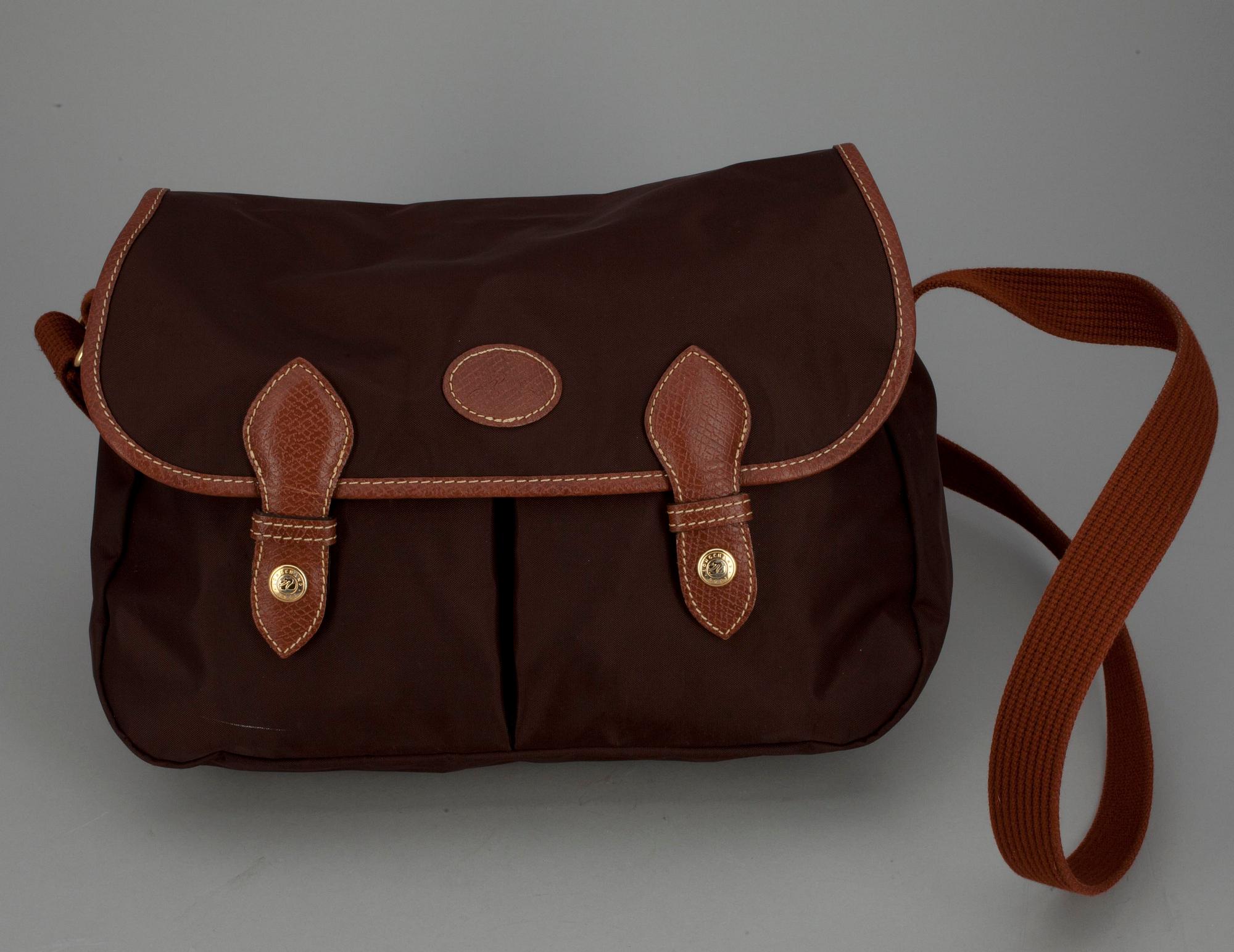 Longchamp messenger clearance