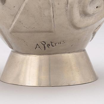 An Anna Petrus pewter vase, Firma Svenskt Tenn, Stockholm 1972.