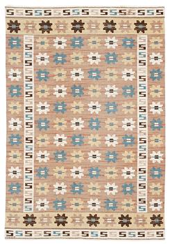 521. CARPET. "Kryptans matta" ("Sipporna"). Flat weave. 308 x 195,5 cm. Signed AB MMF.