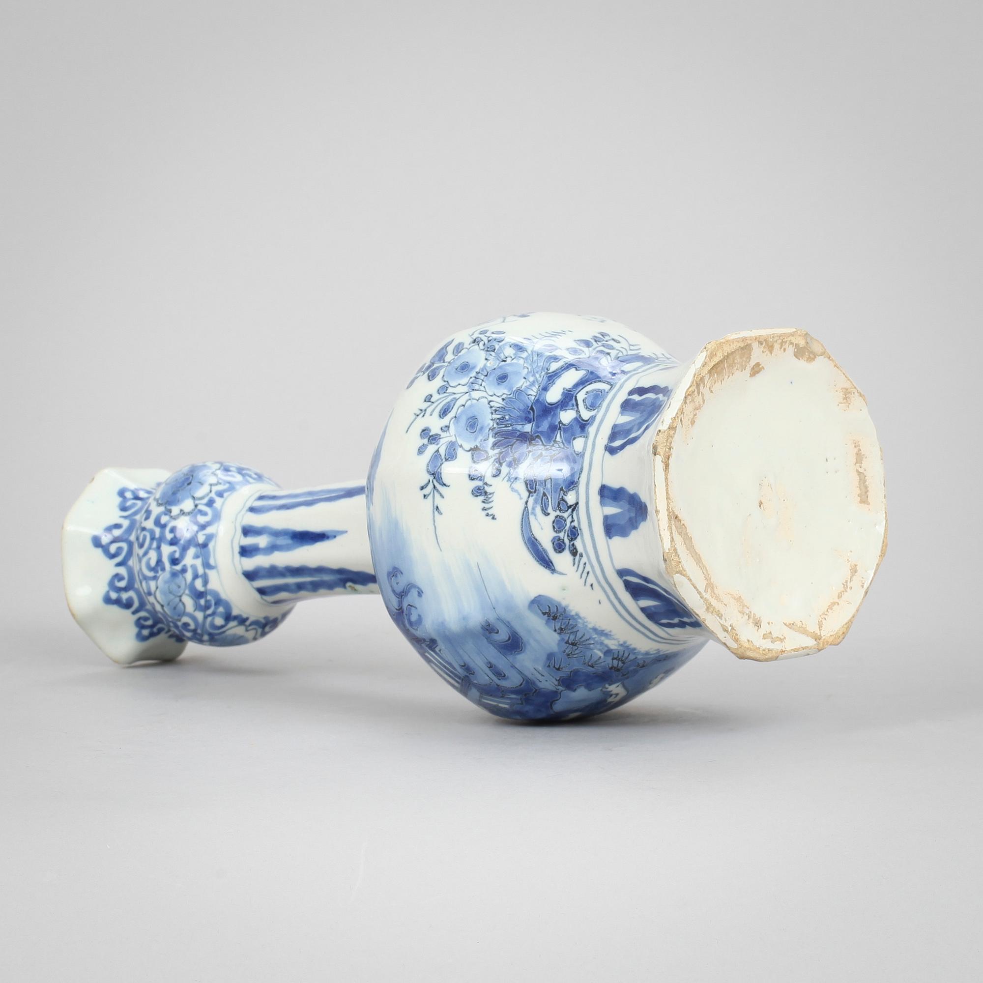 VAS, fajans, Delft, Holland omkr 1700.