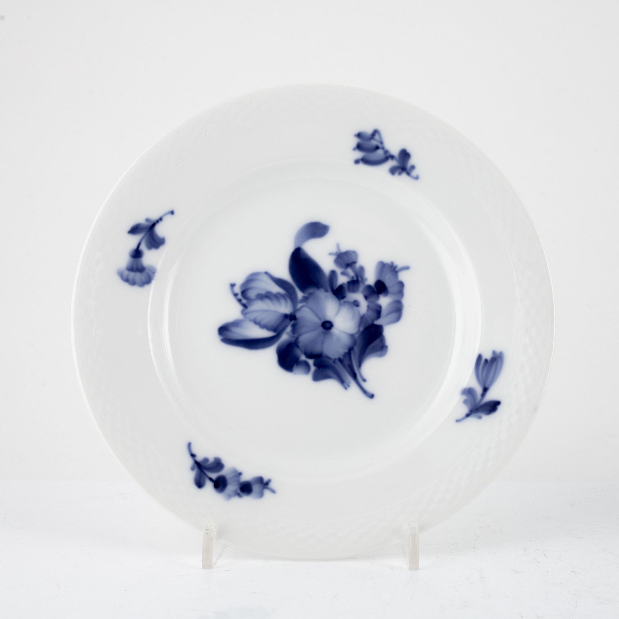 20 pieces of a porcelain 'Blue flower' service, Royal Copenhagen, Denmark.
