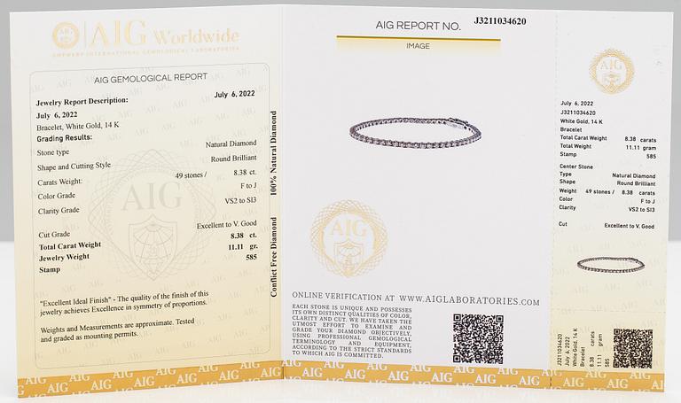 Tennisarmband, 14K vitguld och diamanter ca 8.38 ct totalt. AIG-certifikat.