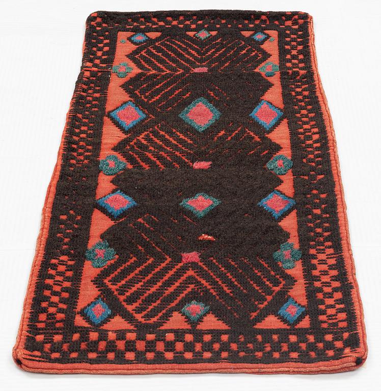 Åkdyna, trensaflossa / halvflossa, ca 108 x 45 cm, sydvästra Skåne, omkring 1790-1825.