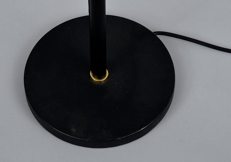 Alvar Aalto, GOLVLAMPA A 810.