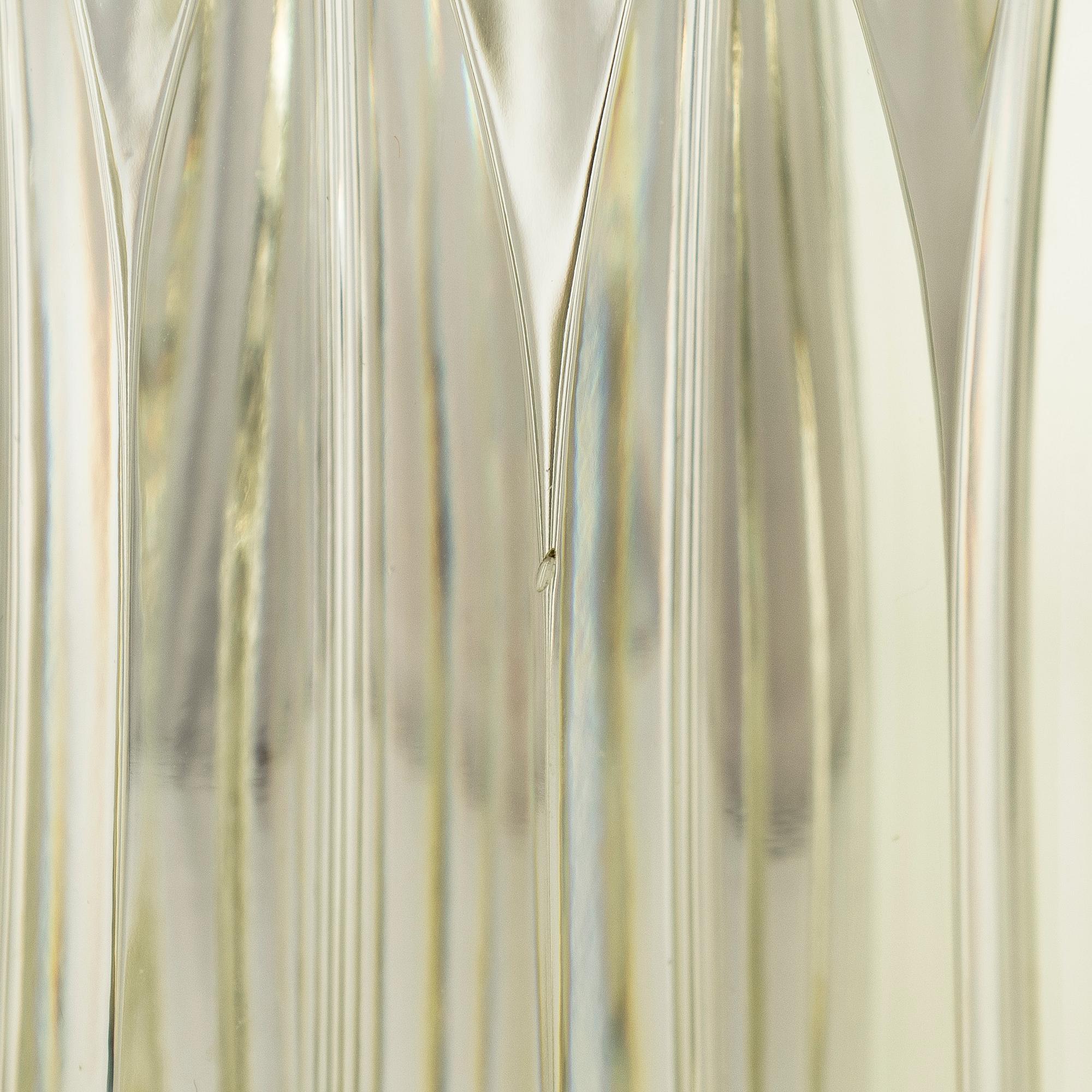 Aimo Okkolin, A glass vase, 'Ulpukka' (A Yellow water lily), signeerattu Aimo Okkolin Riihimäen Lasi Oy.