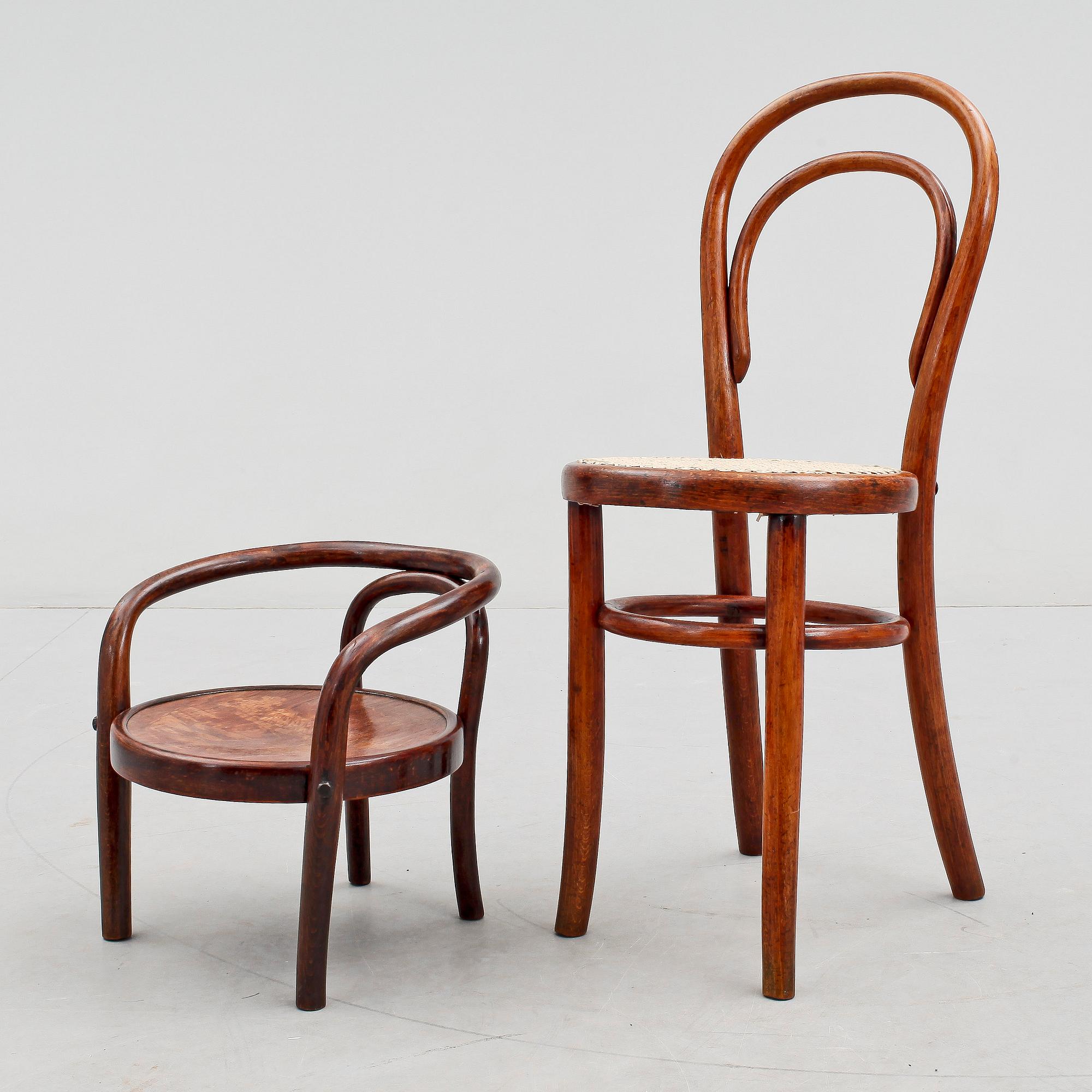 BARNSTOLAR, 2 st, Thonet, Wien, 1900-talets början.