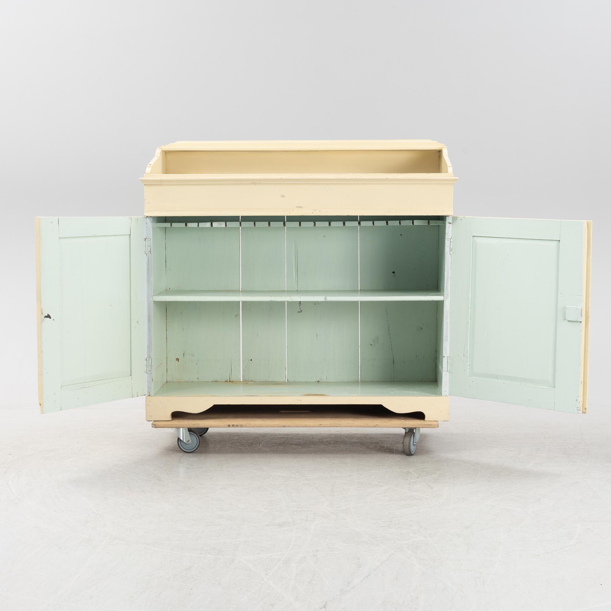 Skänk, 1800-talets första hälft.