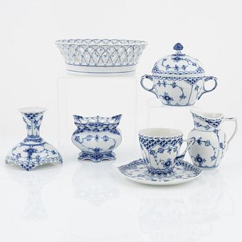 21 pieces of a 'Musselmalet' service, Royal Copenhagen, Denmark.