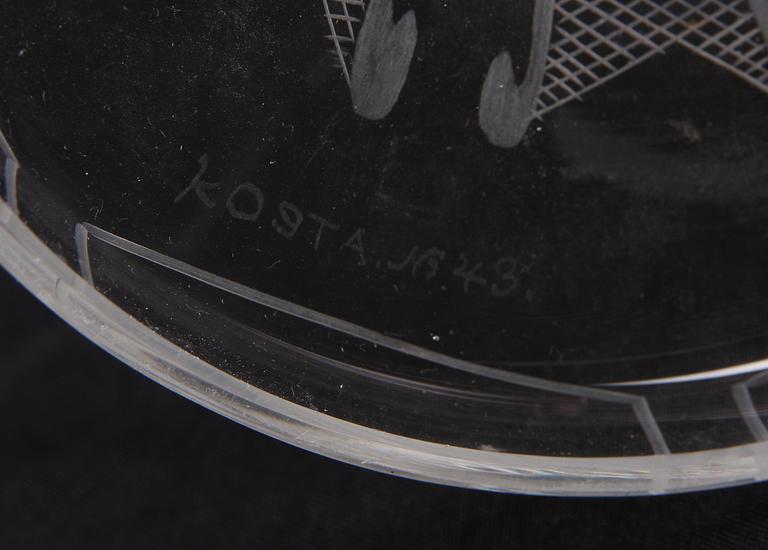 SKÅL PÅ FOT, glas, Kosta, dat 43.