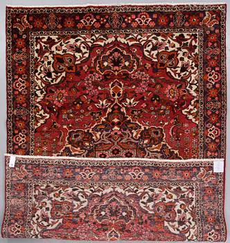MATTA, Bahktiari, 1900-talets slut, ca 303X207 cm.
