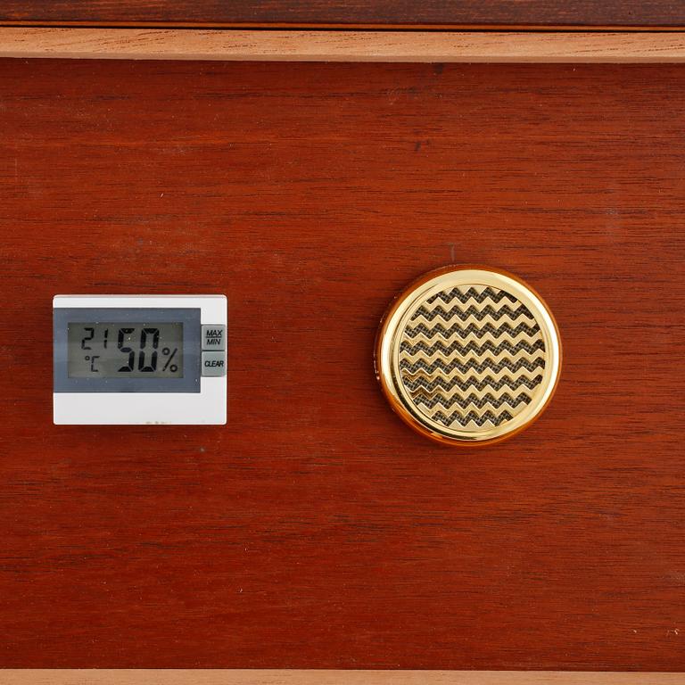 HUMIDOR, skrin från sent 1800-tal, inredning från 2000-tal.