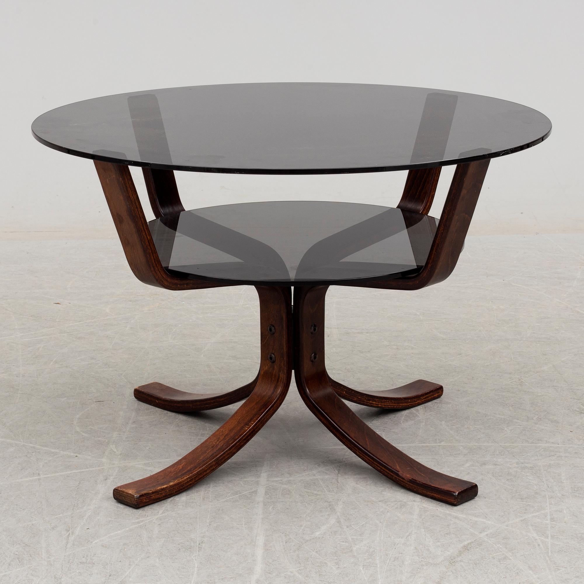 Three easy chairs and table, 1960-/70´s.