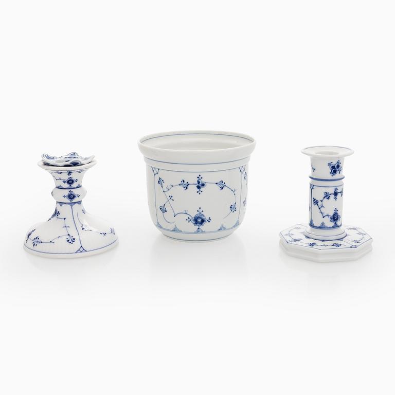 Royal Copenhagen, Kynttilänjalkoja, 2 kpl "Musselmalet" sekä malja B&G, Tanska.