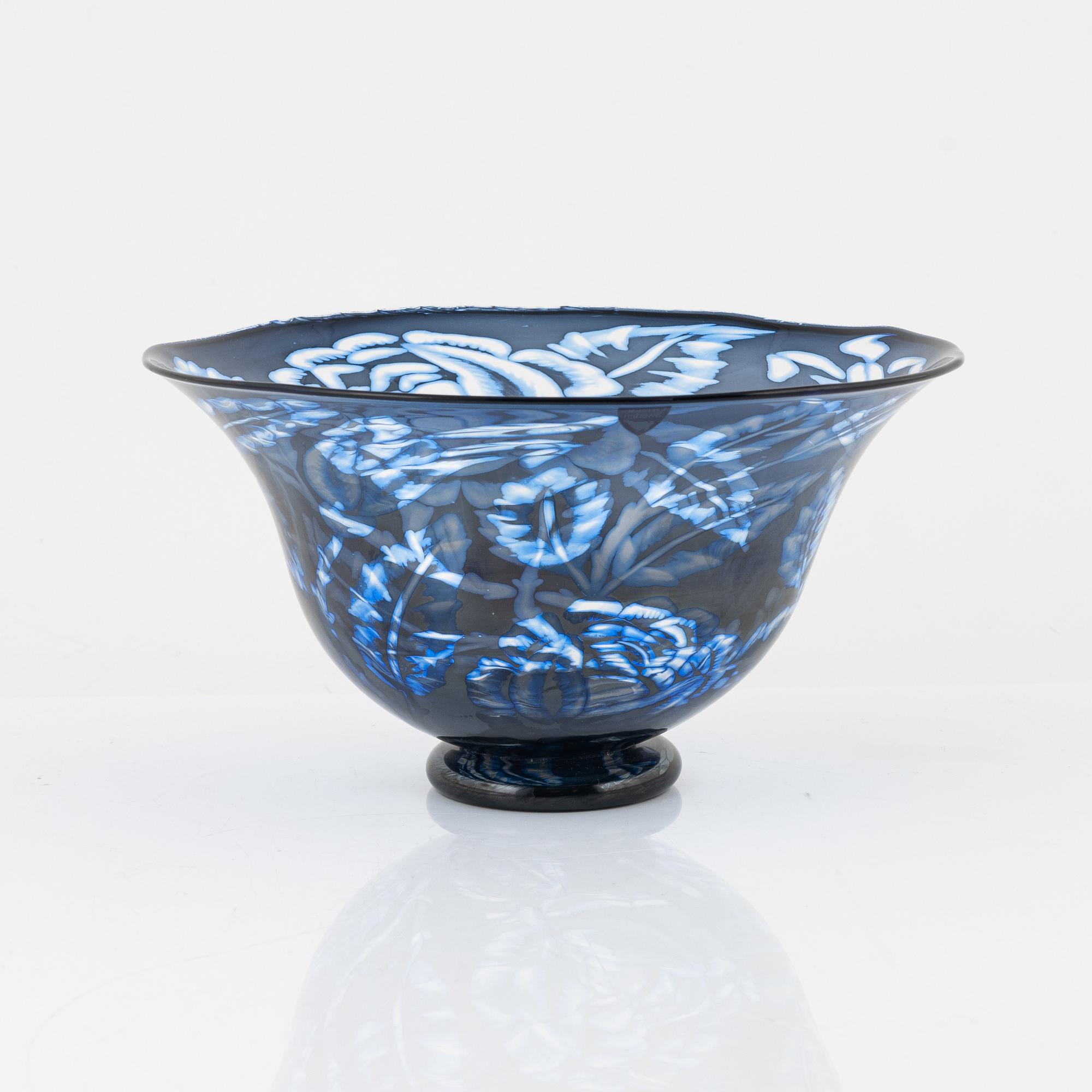 Eva Englund, a graal bowl, Orrefors Gallery, -83.