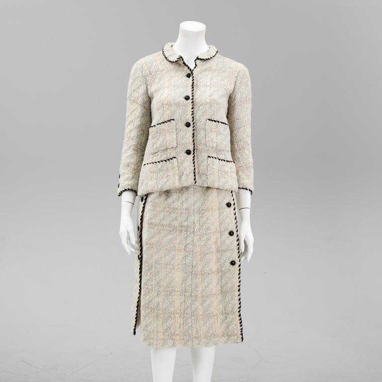 Chanel, dräkt, bestående av kavaj samt kjol, 1960-tal.