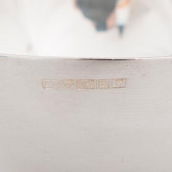 ANNA-GRETA EKER, A set of a silver and mahogany sugar bowl and cream jug, Auran Kultaseppä, Turku 1962.