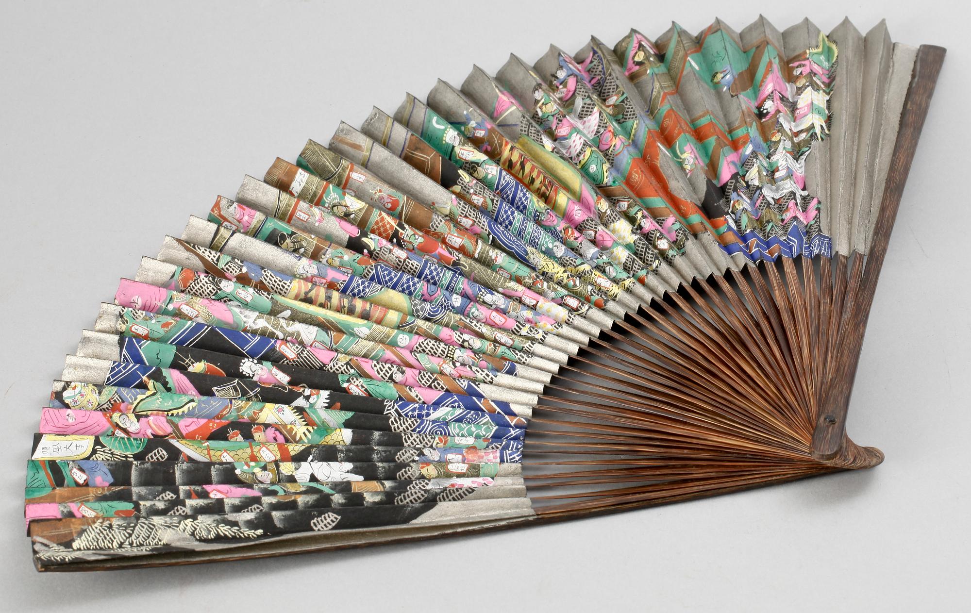 SOLFJÄDER, Kina, 1900-tal.