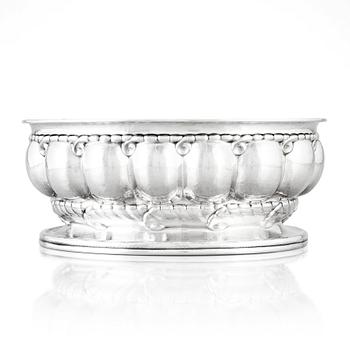 126. Georg Jensen, an 830/1000 silver jardinière, Copenhagen ca 1915-21.