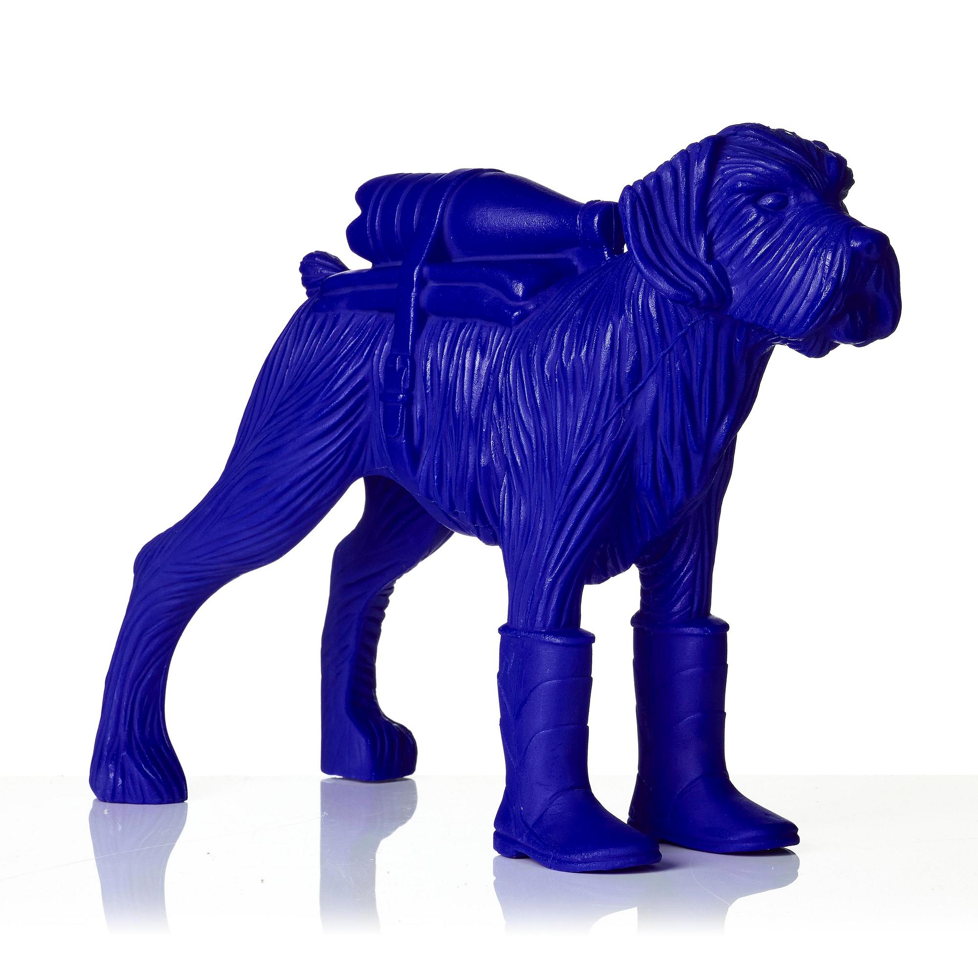 William Sweetlove, "Cloned Schnauzer with water bottle". (Blue).