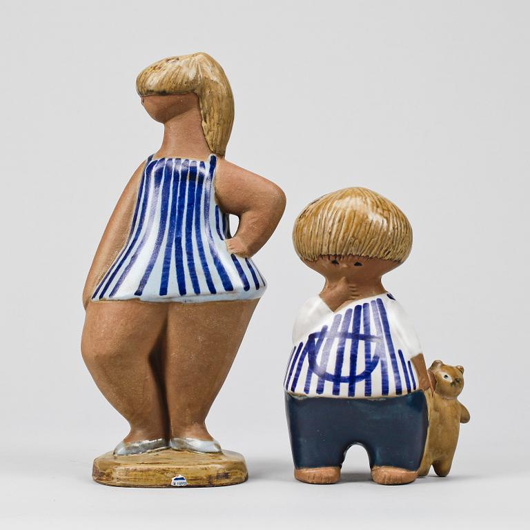FIGURINER, 2 st, stengods, "Dora" samt "Malin" Lisa Larson, Gustavsberg, 1900-talets andra hälft.