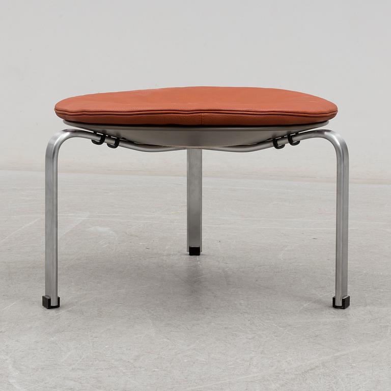 POUL KJAERHOLM, pall, PK-33, Fritz Hansen, Danmark, 2003.